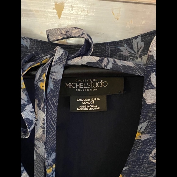 Flattering Blue Floral Dress, Lined, Sz 24 - Picture 4 of 4